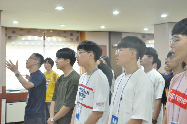 e2cda9ddbaff8172d0876b45d05ab3c7_1534465